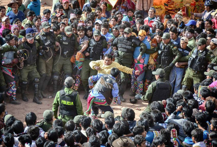 AŻ POLEJE SIĘ KREW