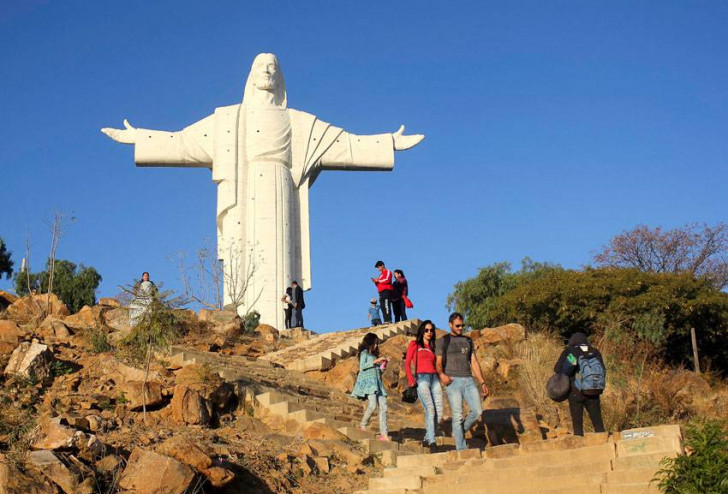 PAMIĘTAJĄC O PAPIEŻU