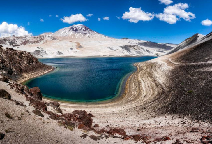 SZLAKIEM, KTÓREGO NIE MA