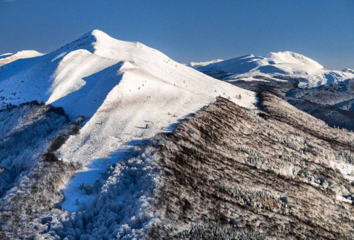 GÓRY ROSNĄ W SŁOŃCU