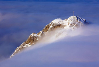 Giewont w chmurach