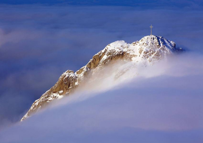 Giewont w chmurach