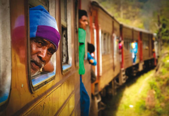 Jedzie pociąg daleko